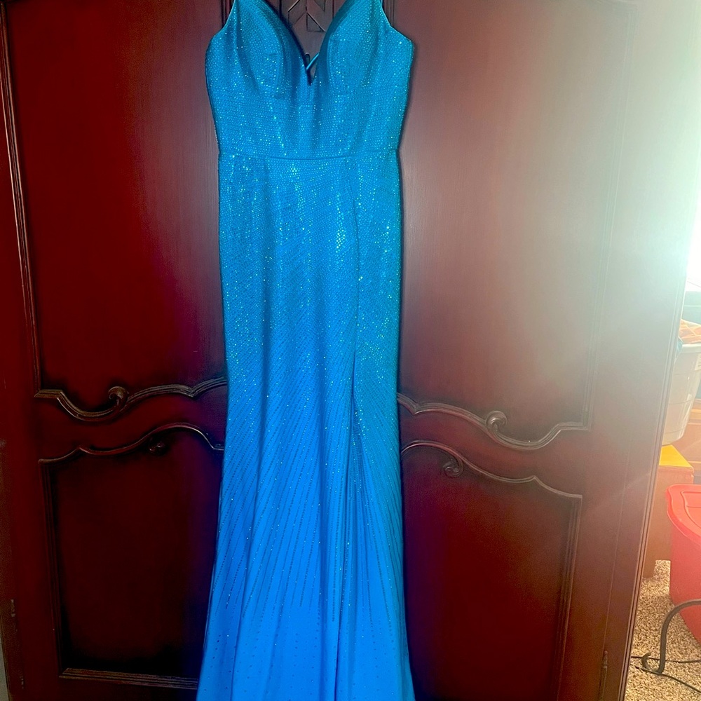 Sherri Hill Prom Dress. Size 4. Turquoise.